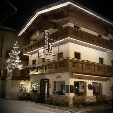 Hotel Garni Ai Serrai ロッカ・ピエートレ エクステリア 写真