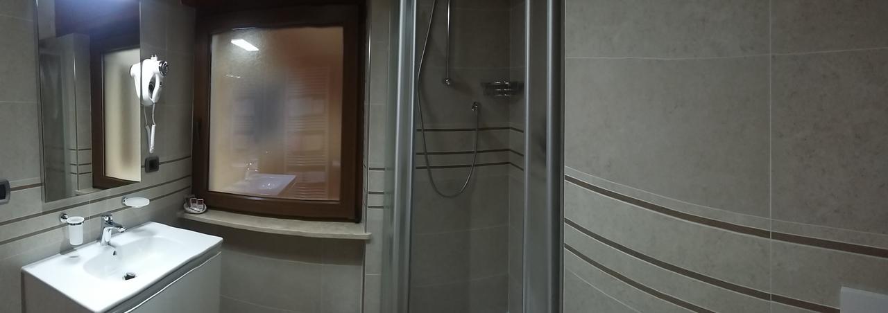 Hotel Garni Ai Serrai ロッカ・ピエートレ エクステリア 写真